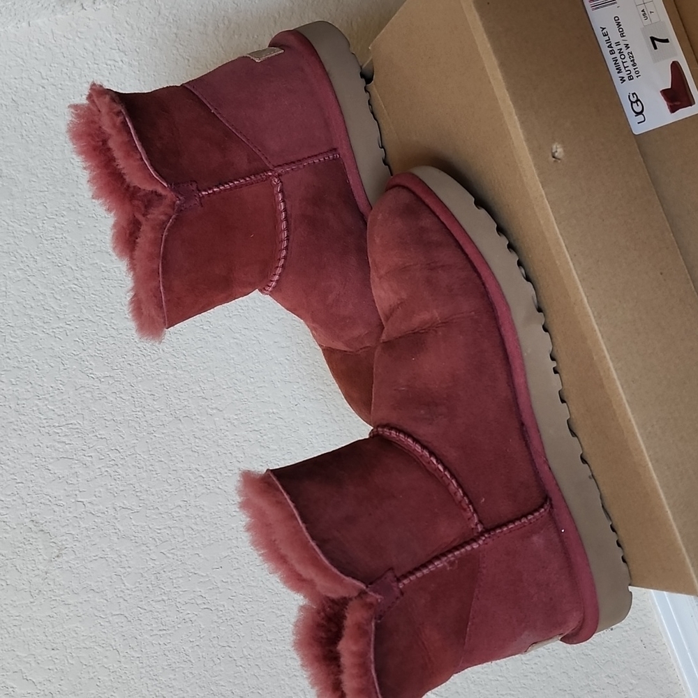 Red Ugg Mini Button Bailey II